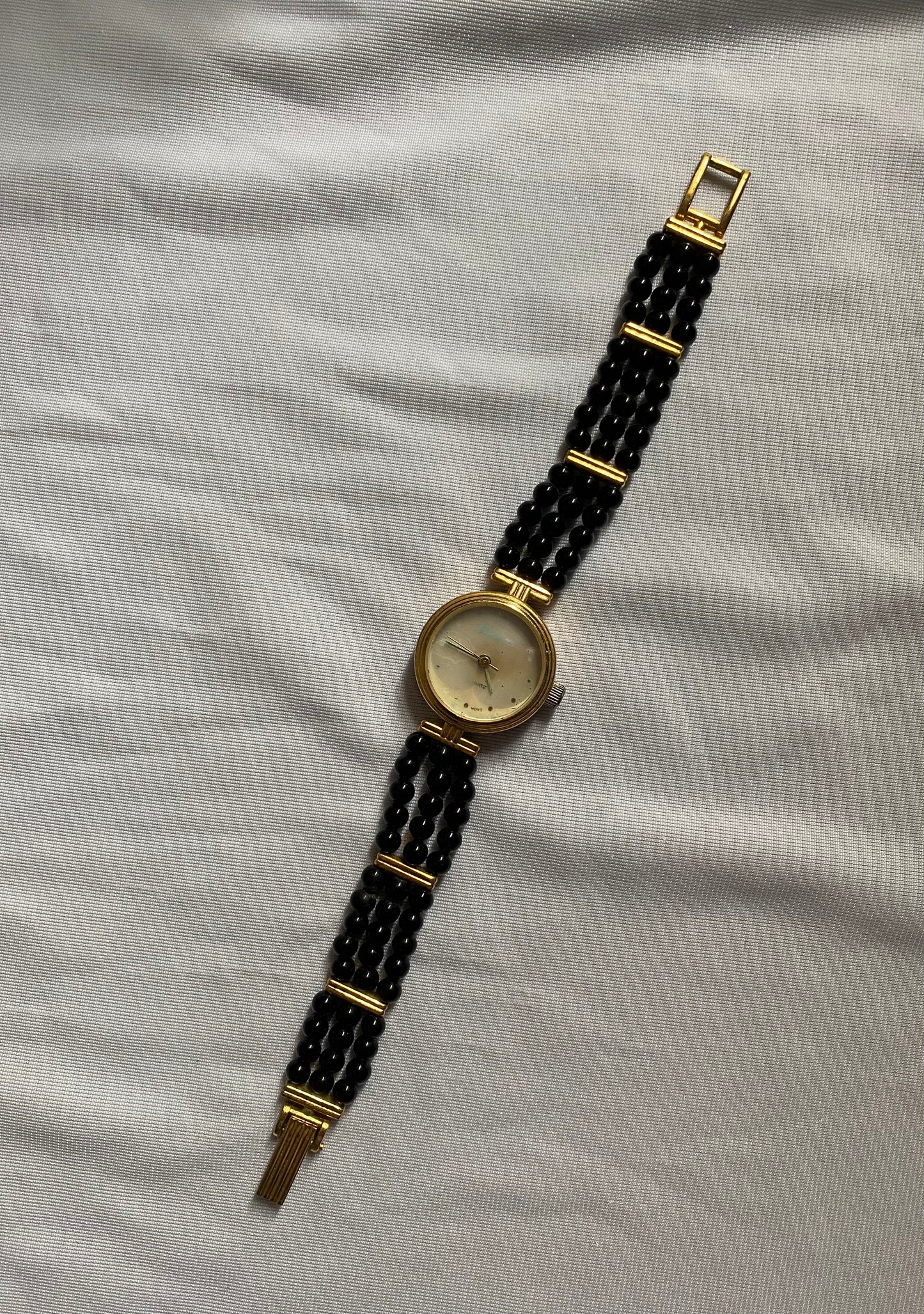 Badavia black bead watch